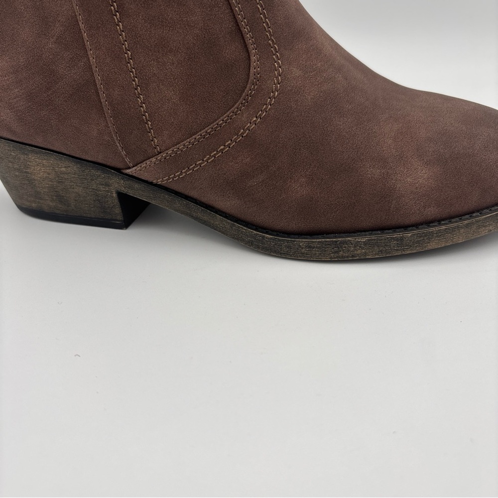 Maurices Men's Chukka Boots in Rich Brown - Picture 10 of 13